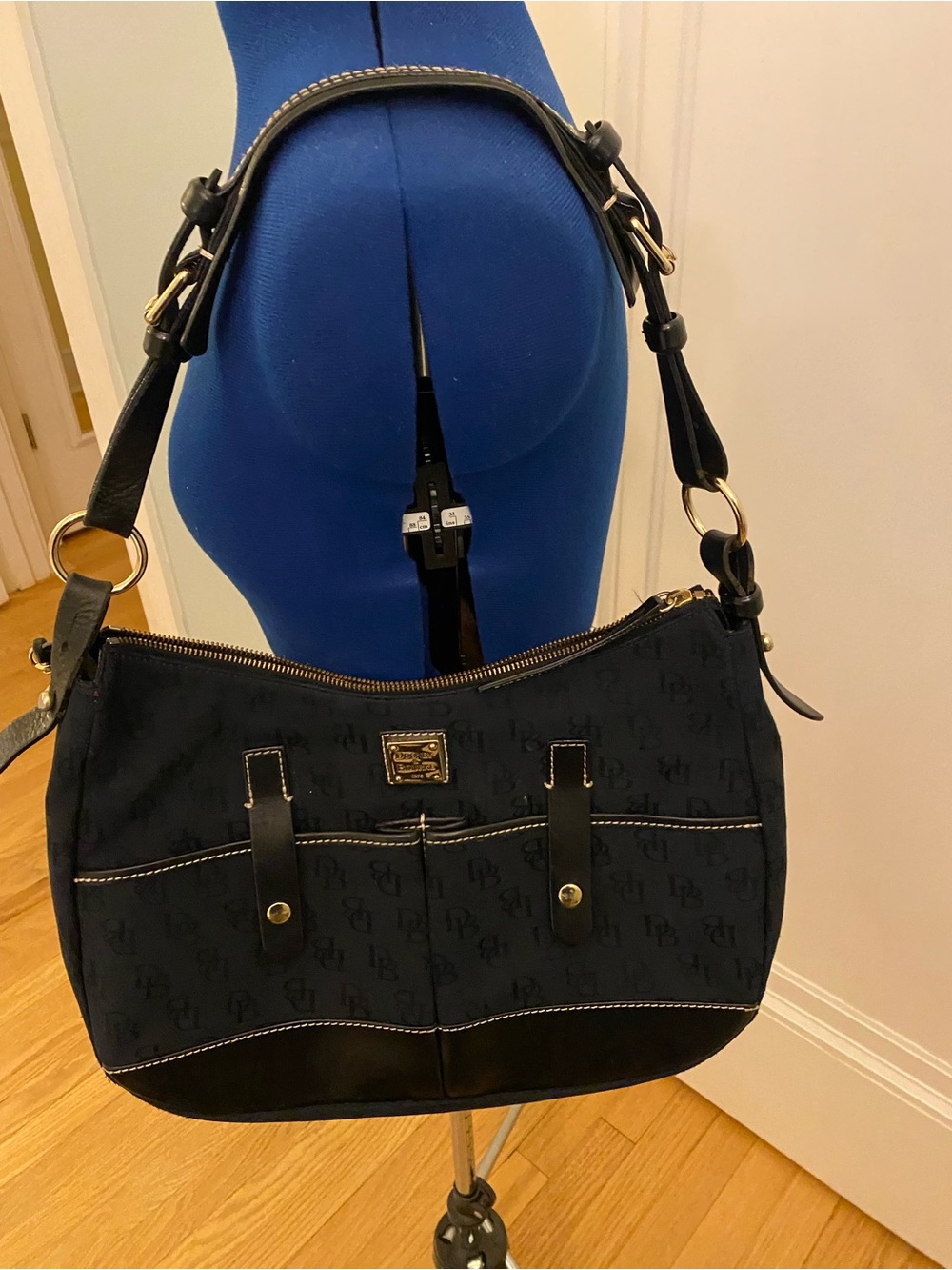 Dooney and bourke large black shoulder bag